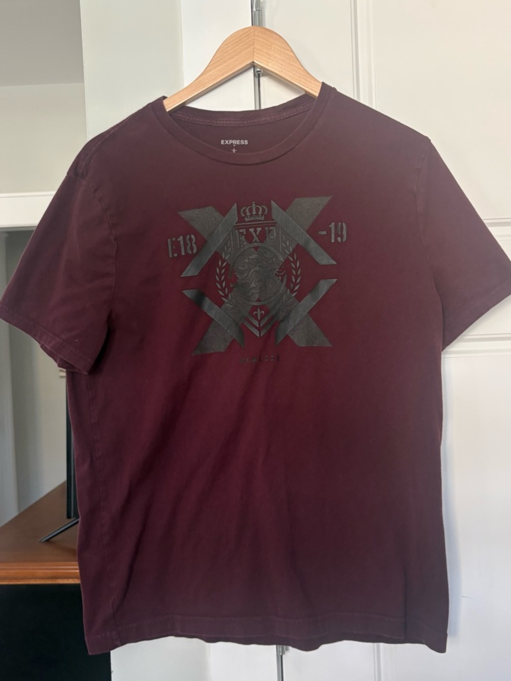 Express Men's Burgundy Short Sleeve Graphic Crew Tee